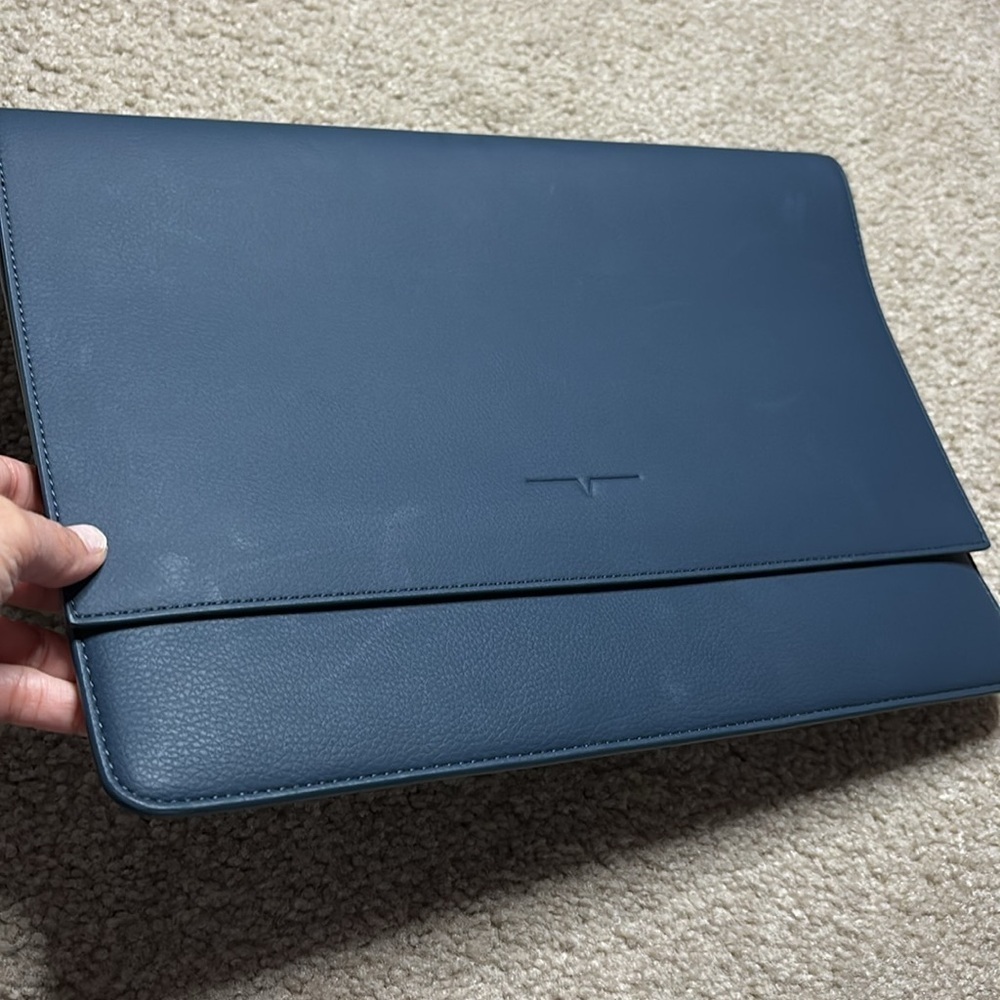Von Holzhausen Elegant Blue Leather Portfolio/ Ipad Case Bag — image 8 of 8